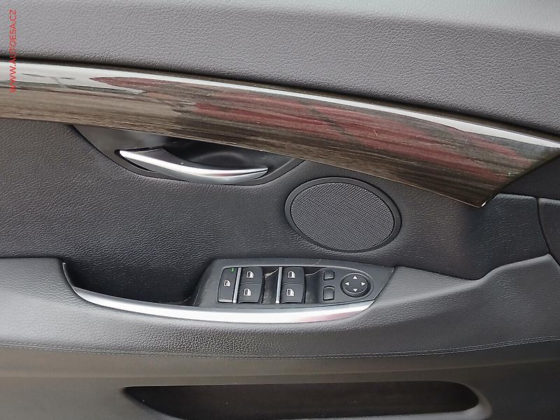 BMW Řada 5 (2016) 3.0 d GT 530xDrive, 1.maj,ČR - fotka 11 z 27