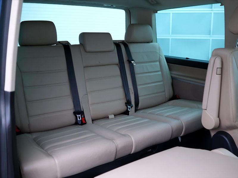 Volkswagen Multivan 2,0 TDI 4M DSG CZ Highline DPH - fotka 15 z 36