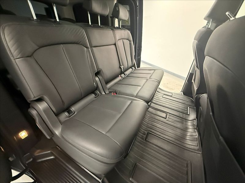 Hyundai Staria 2,2 CRDI PREMIUM LUXURY PANO - fotka 10 z 26