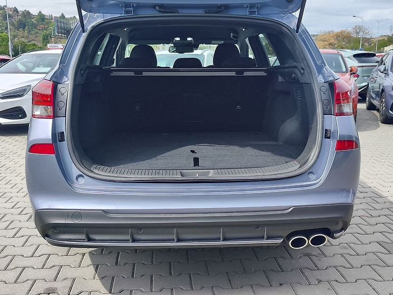 Hyundai i30 1.5 T-GDI/103kW N-Line DCT - fotka 9 z 32