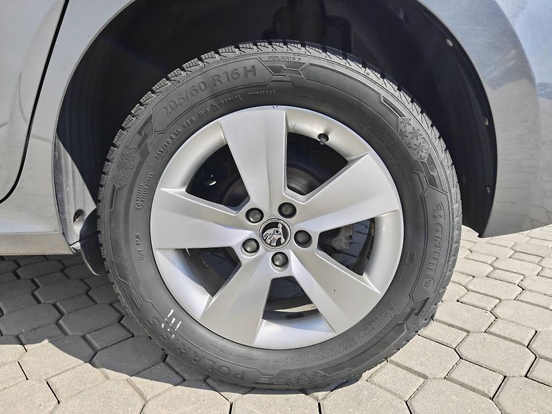 Škoda Kamiq Ambition 6MP 1,0TSI - fotka 20 z 22