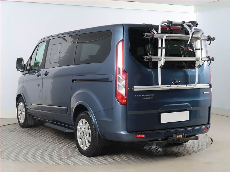 Ford Tourneo Custom (2022) Titanium 2.0 EcoBlue, ČR, 1Maj - fotka 4 z 19
