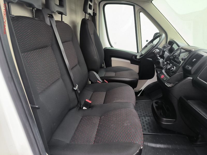 Citroën Jumper (2019) 2.2HDi L1H1, AC, stř.nosič - fotka 18 z 19