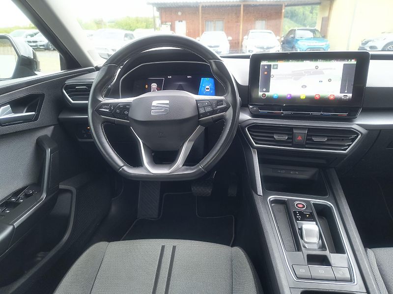 Seat Leon 1.0 eTSi AT 81KWNAVI/MATRIXLED - fotka 29 z 67