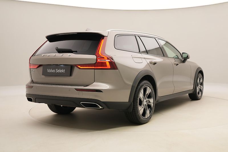 Volvo V60 CC B5 AWD BRIGHT PLUS AUT CZ - fotka 13 z 50