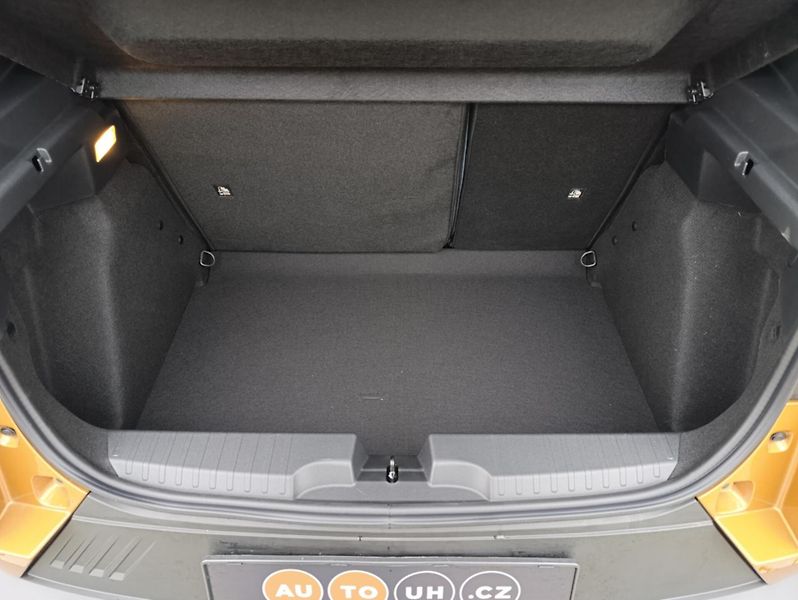 Fiat Grande Panda (2025) 113k BEV 44kWh La Prima - fotka 6 z 24