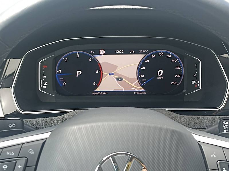 Volkswagen Passat (2023) 2.0 TDI 4x4 147kW Webasto Tažn - fotka 28 z 35
