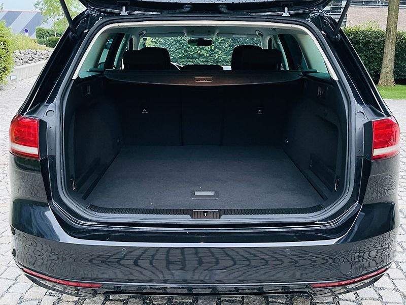Volkswagen Passat 2.0TDI AUTOMAT VÝHŘEV SENZORY - fotka 20 z 48