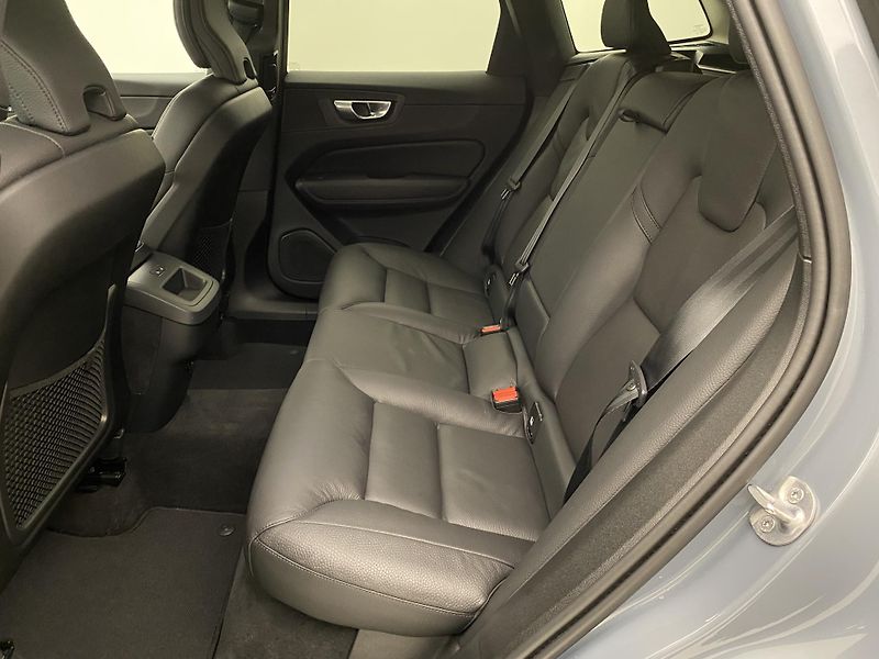 Volvo XC60 B4 AWD DARK PLUS AUT REZERVACE - fotka 5 z 48
