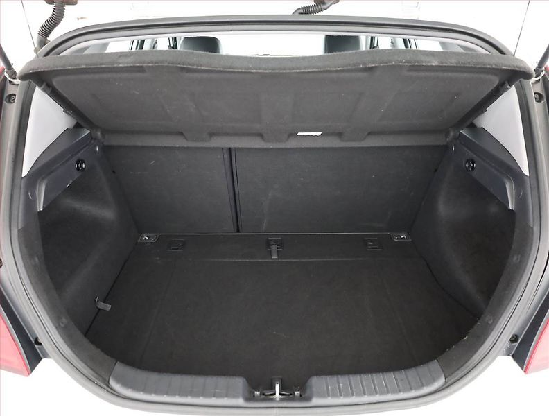 Hyundai i30 (2010) 1.6 CVVT, Automat, nová STK - fotka 16 z 17