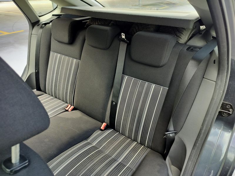 Ford Focus 1.6 TDCi - fotka 22 z 26