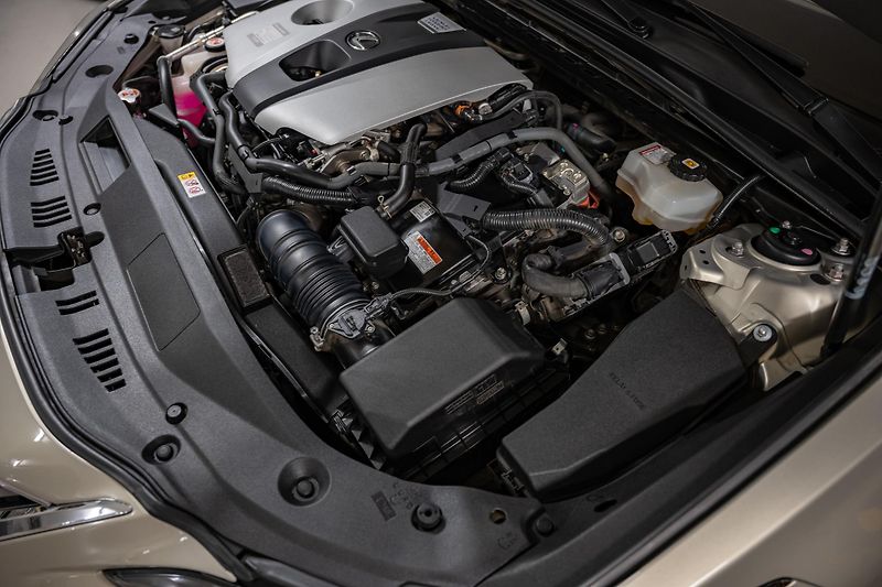 Lexus ES 300h (2020) Luxury, LED, 360, DPH - fotka 27 z 27