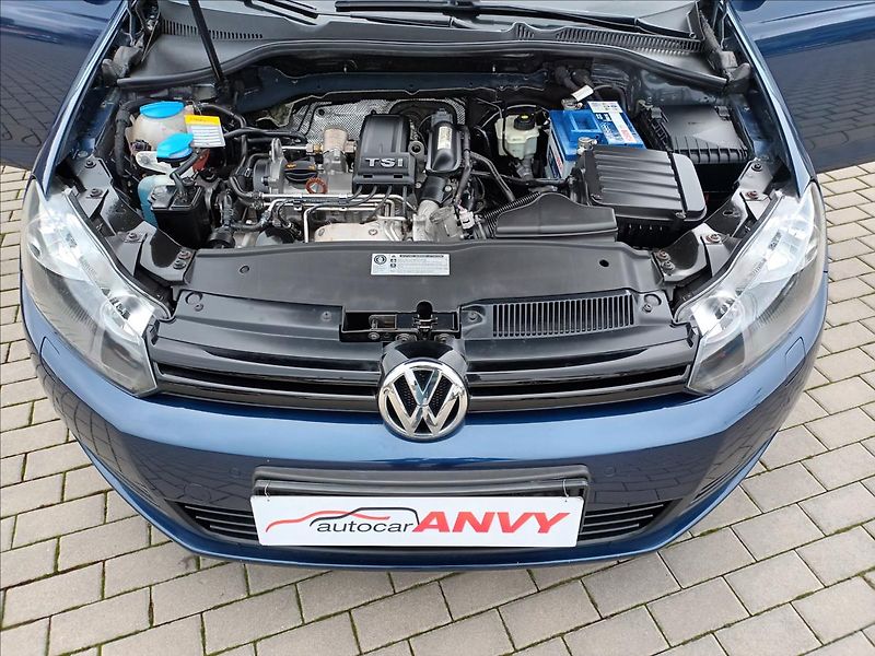 Volkswagen Golf 1,2 TSI,KLIMA,VÝHŘEV,SERVISKA - fotka 26 z 40