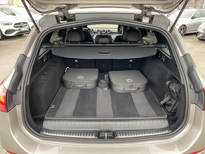Mercedes-Benz Třídy C C 300 de 4MATIC - fotka 15 z 26