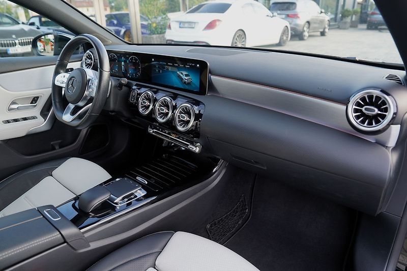 Mercedes-Benz Třídy A A 180d AMG/7AT/kůže/Designo/ČR - fotka 23 z 37