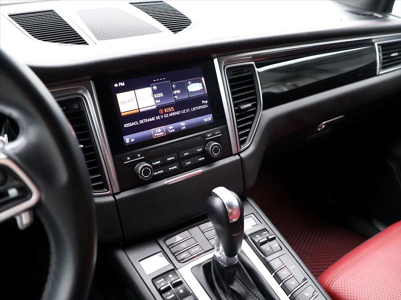 Porsche Macan 3.0 S V6 190kW AUT - fotka 32 z 51