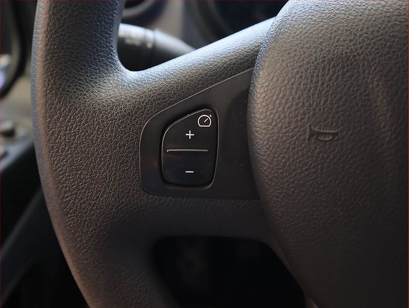 Opel Vivaro (2019) 1.6 BiCDTI, Bus, 9Míst - fotka 15 z 19