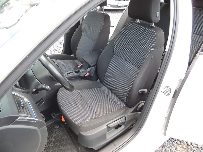 Škoda Octavia (2016) 1.6TDi,81kw,AMB,ČR,2.majitel - fotka 14 z 42