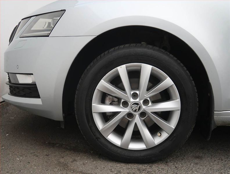Škoda Octavia (2020) Style 1.6 TDI, Serv.kniha - fotka 14 z 25