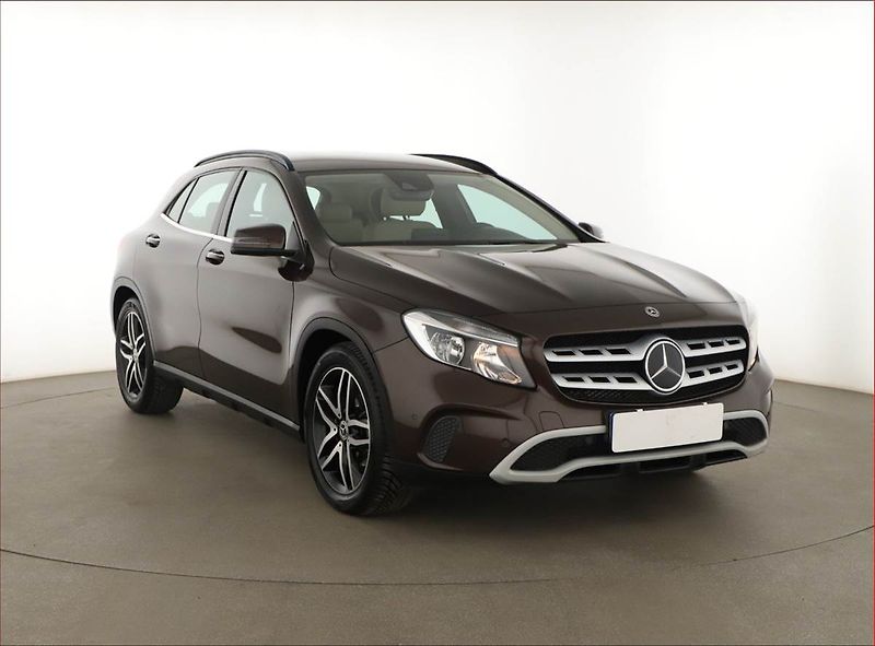 Mercedes-Benz GLA (2017) 200 d 4MATIC, 4X4 - fotografie inzerátu