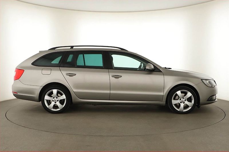 Škoda Superb (2015) 2.0 TDI, Serv.kniha, Bi-Xenony - fotka 6 z 15