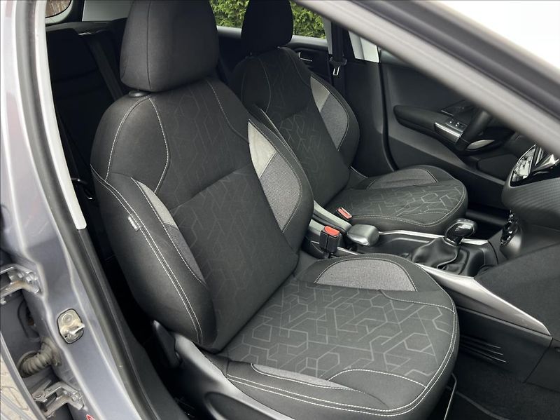 Peugeot 2008 1,6 HDi Active my16 - fotka 21 z 31
