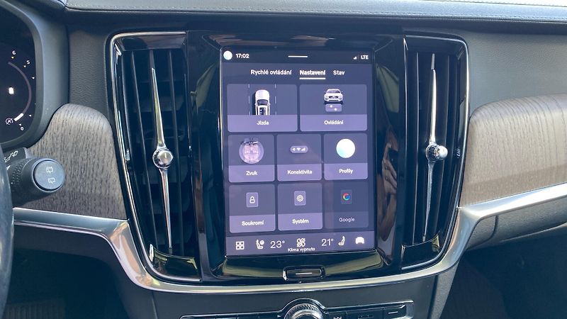 Volvo V90 Cross Country Pro, B4 AWD, 145 - fotka 22 z 41