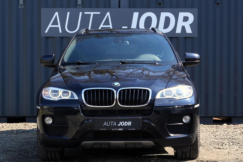 BMW X6 30d, Webasto, LED, HUD, Tažné - fotka 14 z 37