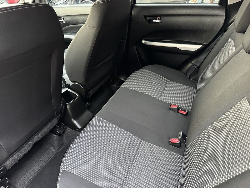Suzuki Vitara (2017) 1.6iVVT Navi Digi Klima Kamera - fotka 24 z 50