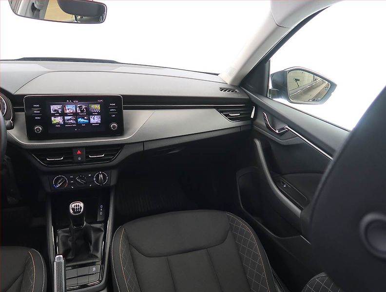 Škoda Kamiq (2023) Ambition 1.0 TSI, klima - fotka 8 z 22