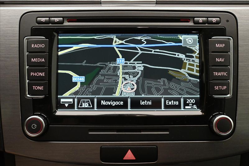 Volkswagen Passat 2,0 TDI 103kW Business Edition - fotka 19 z 31