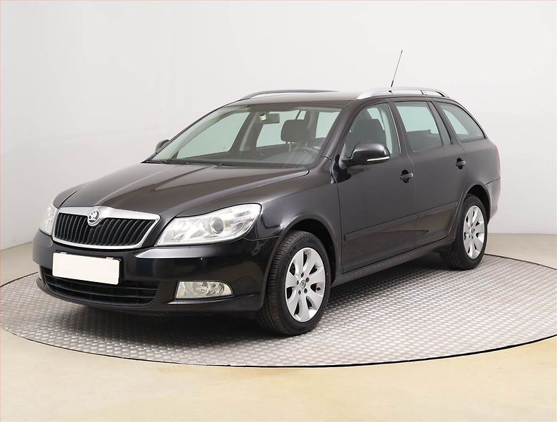 Škoda Octavia (2009) 1.6 TDI, Tempomat - fotka 2 z 18