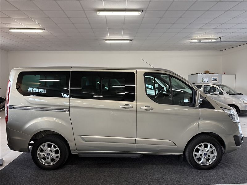 Ford Tourneo Custom 2,2 Titanium,92kW,po servisu - fotka 4 z 31