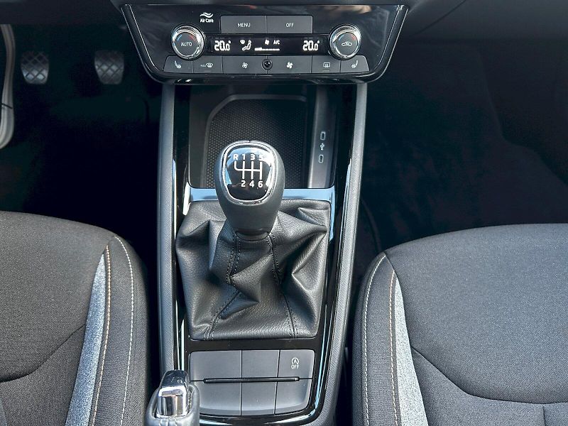 Škoda Kamiq (2025) 1.0 TSI 85kW MP6 Selection - fotka 21 z 33