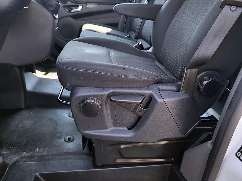 Ford Transit Custom 2.0 EcoBlue mHEV 96kW 6míst L2 - fotka 25 z 47
