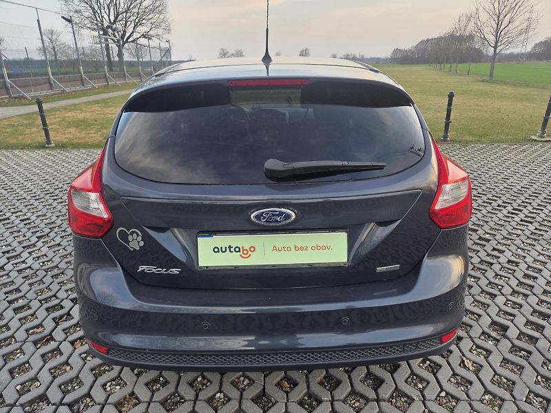 Ford Focus 1.0 ecoboost 74 kW, top stav - fotka 7 z 23