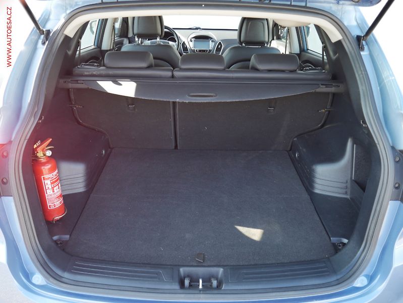 Hyundai ix35 (2013) 1.7CRDi, ČR, Trikolor, TZ - fotka 7 z 23