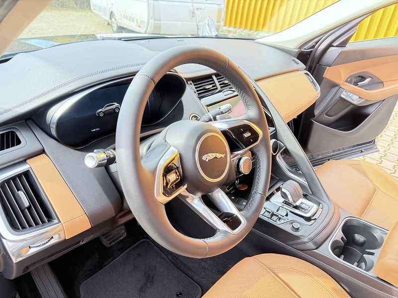 Jaguar E-Pace (2021) 2.0D,4WD,FACELIFT,ZÁRUKA - fotka 12 z 56