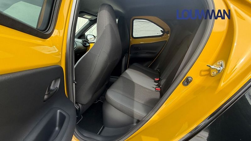 Toyota Aygo 1.5HEV GR SPORT - fotka 17 z 25