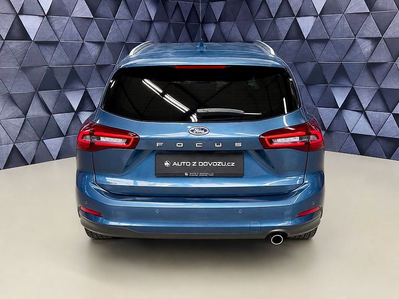 Ford Focus 1.0 ECOBOOST  A/T TITANIUM - fotka 6 z 21