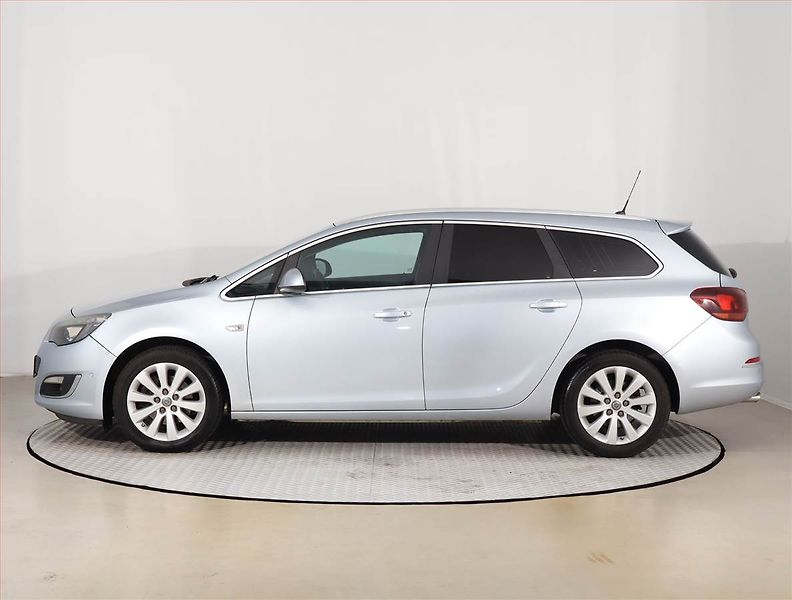 Opel Astra (2015) 2.0 CDTI, Tempomat - fotka 3 z 20