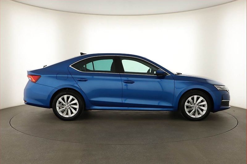 Škoda Octavia (2024) Selection 2.0 TDI - fotka 6 z 20