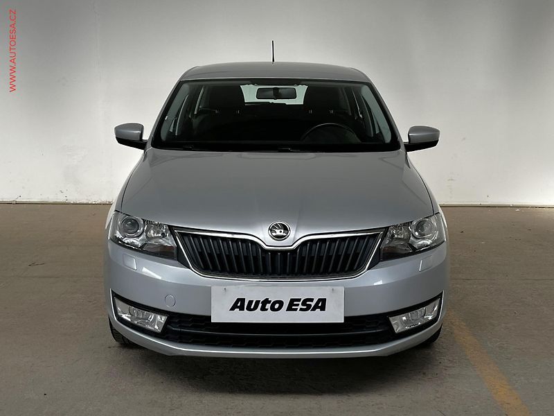 Škoda Rapid (2015) 1.6 TDi, Ambition, DSG, xenon - fotka 2 z 16