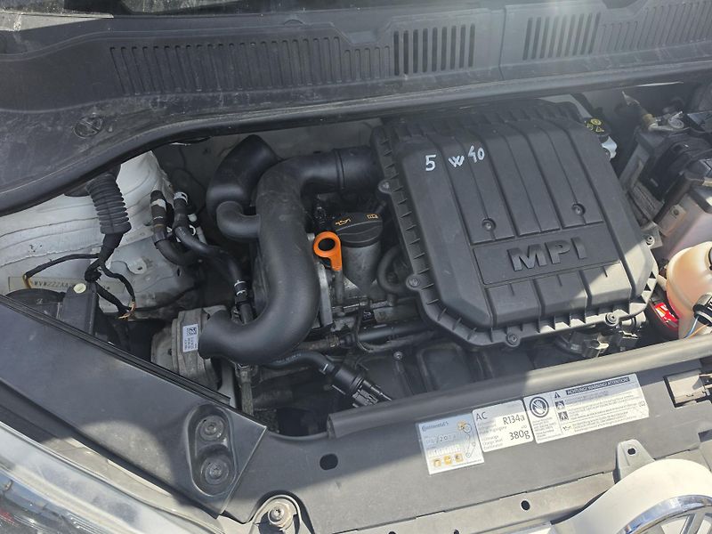 Volkswagen up! 1.0 MPI 55kw - fotka 10 z 17