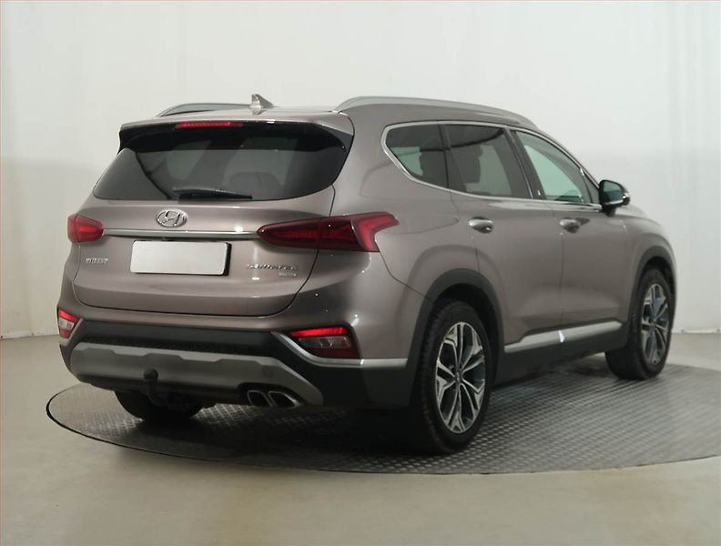 Hyundai Santa Fe (2020) 2.2 CRDi - fotka 5 z 15