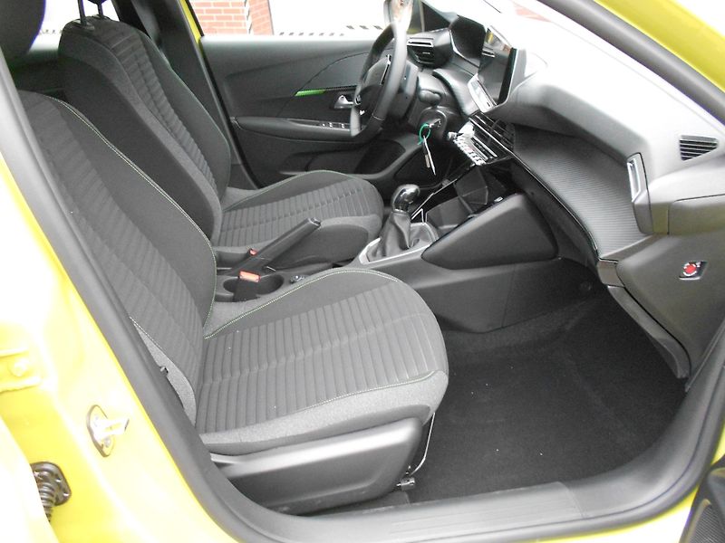 Peugeot 208  STYLE Turbo 100 MAN6  - fotka 10 z 11