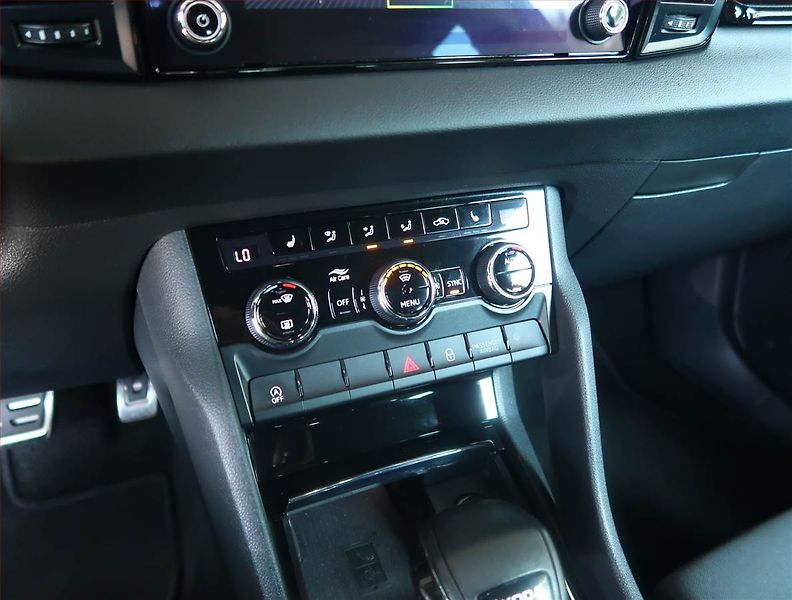 Škoda Karoq (2023) Sportline 1.5 TSI, Sport-Line - fotka 20 z 20
