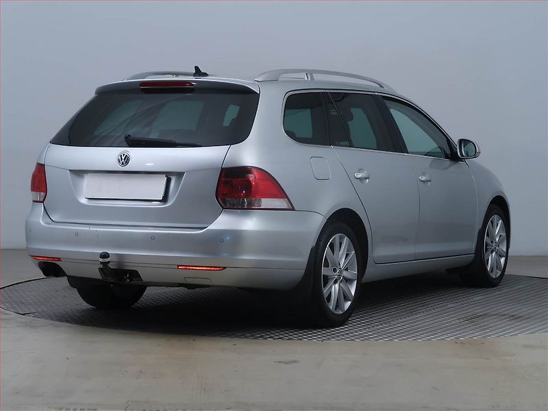 Volkswagen Golf (2012) Comfortline 2.0 TDI, Xenony - fotka 5 z 14