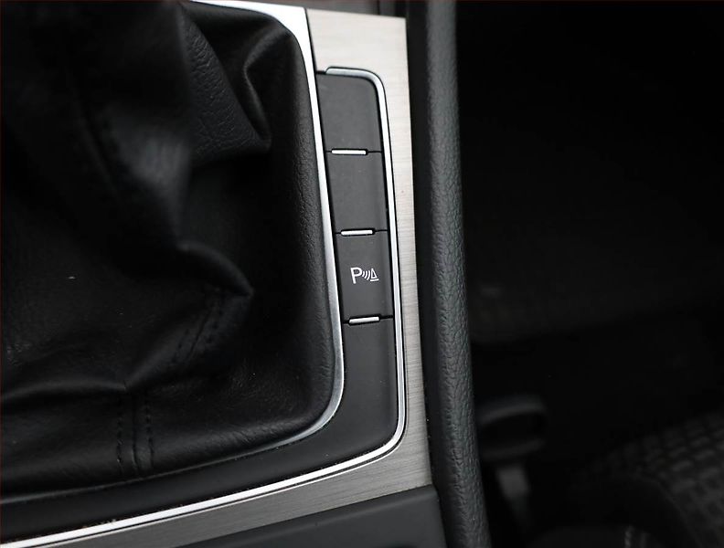 Volkswagen Golf (2017) Comfortline 1.4 TSI, ČR,1.maj - fotka 15 z 19
