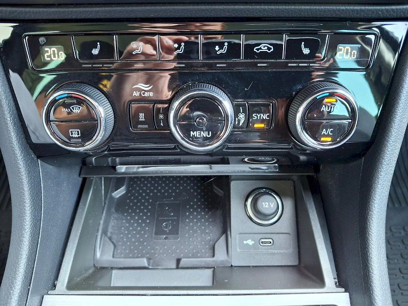 Škoda Superb (2022) Style Plus Top 2,0TDi 110kW - fotka 30 z 35